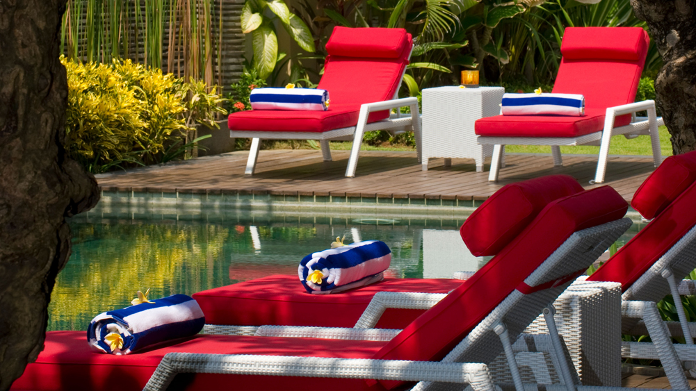 Villa Lega - Poolside in the afternoon